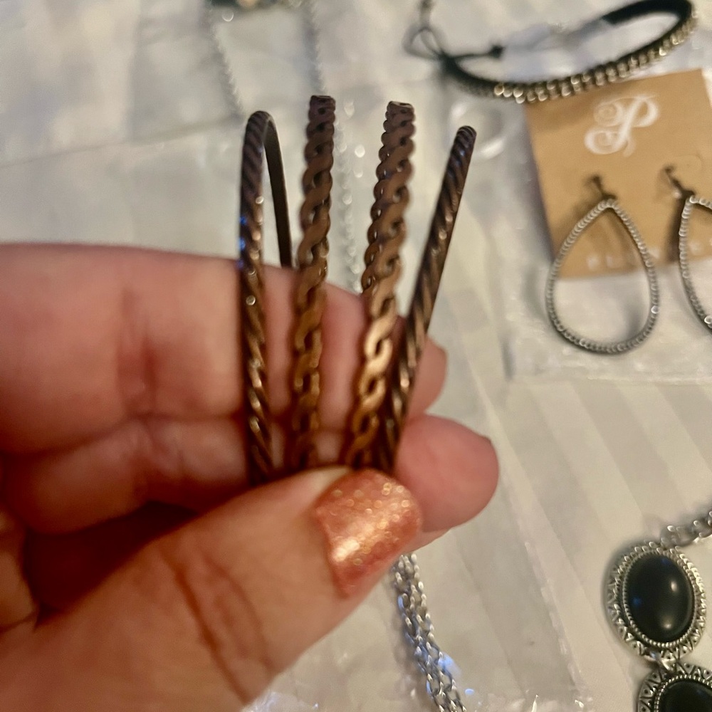 Jewelry - Picture 7 of 7